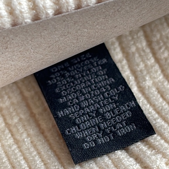 💎 HOST PICK 💎 REAL FUR POM TOQUE - Picture 4 of 4